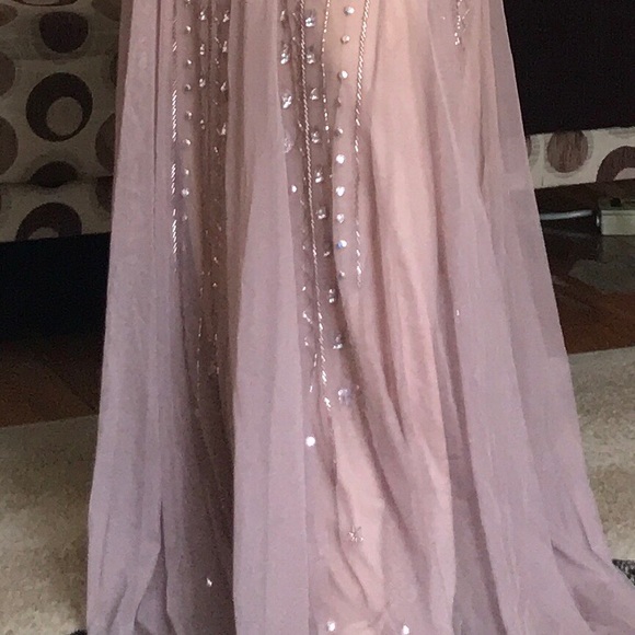 Gown - Picture 2 of 5